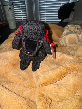 “Gigi” 1998 beanie baby